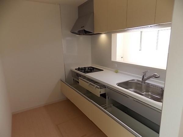 Same specifications photo (kitchen). Face-to-face kitchen where you can enjoy a conversation