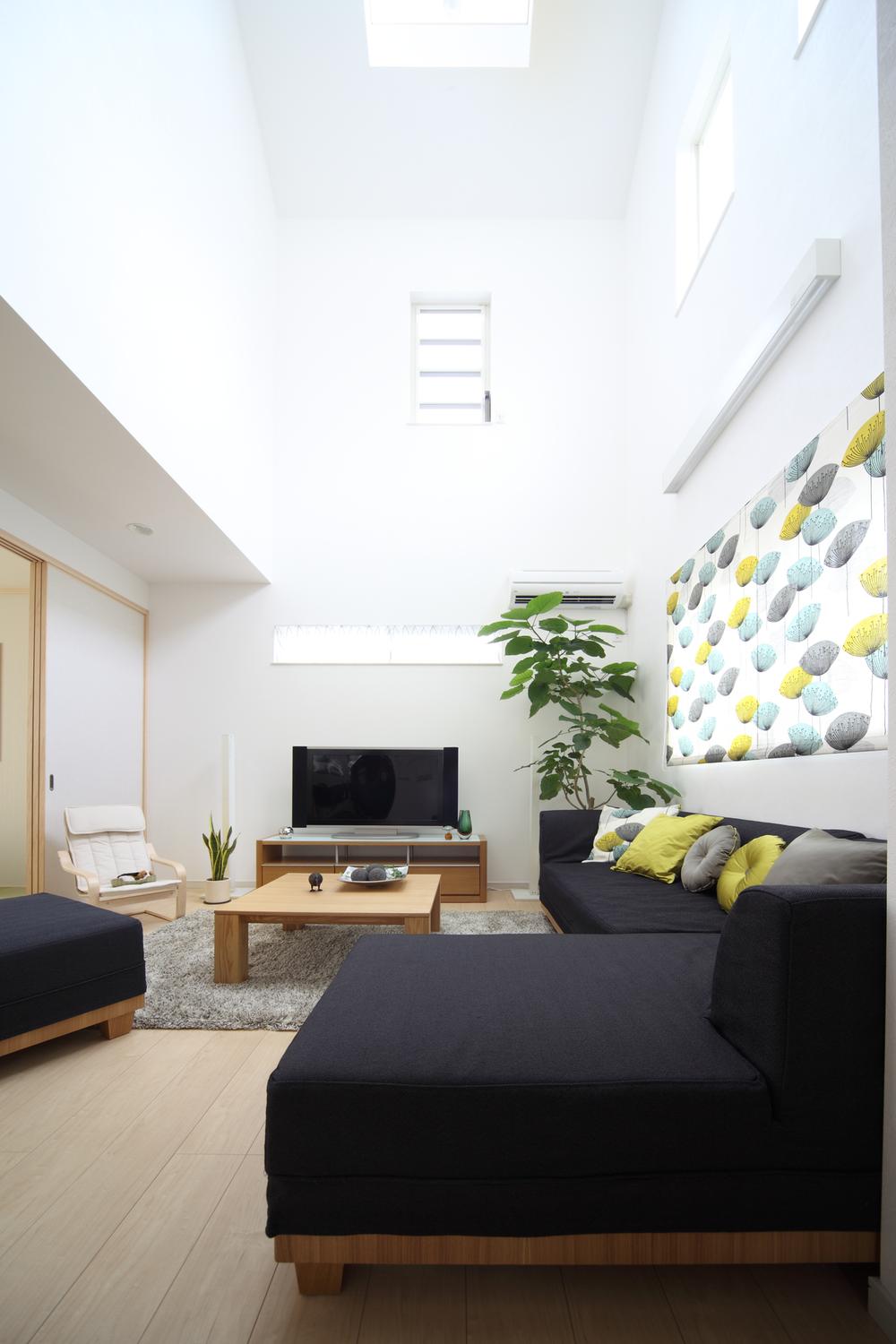 Same specifications photos (living). Living Image