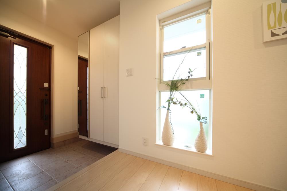 Same specifications photos (Other introspection). Entrance image