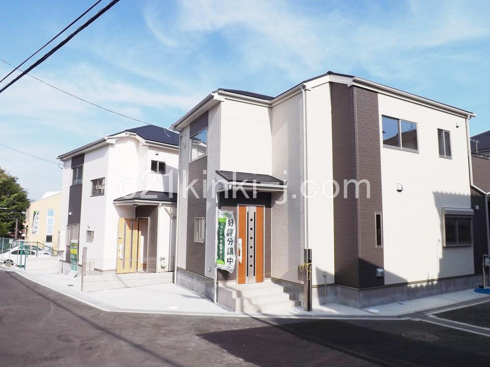 Local appearance photo. Local photos (streets)