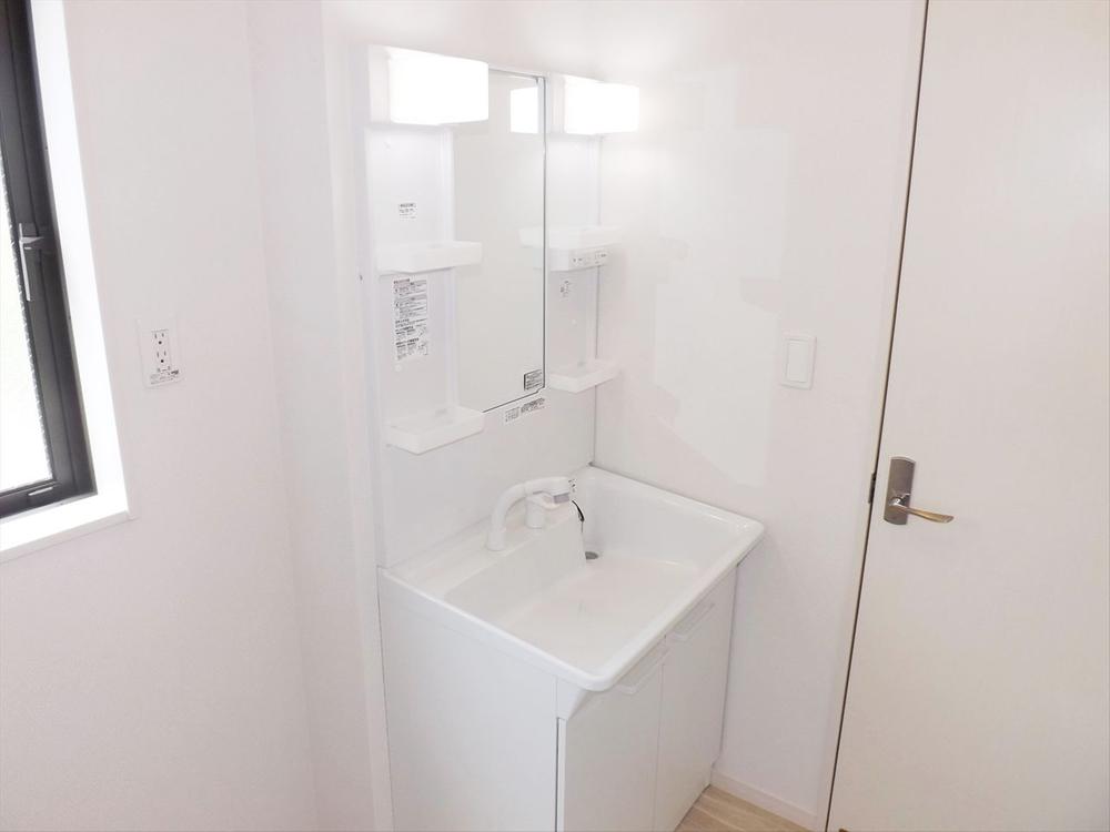 Other Equipment. With hand shower! Cleansing also shampoo happy!