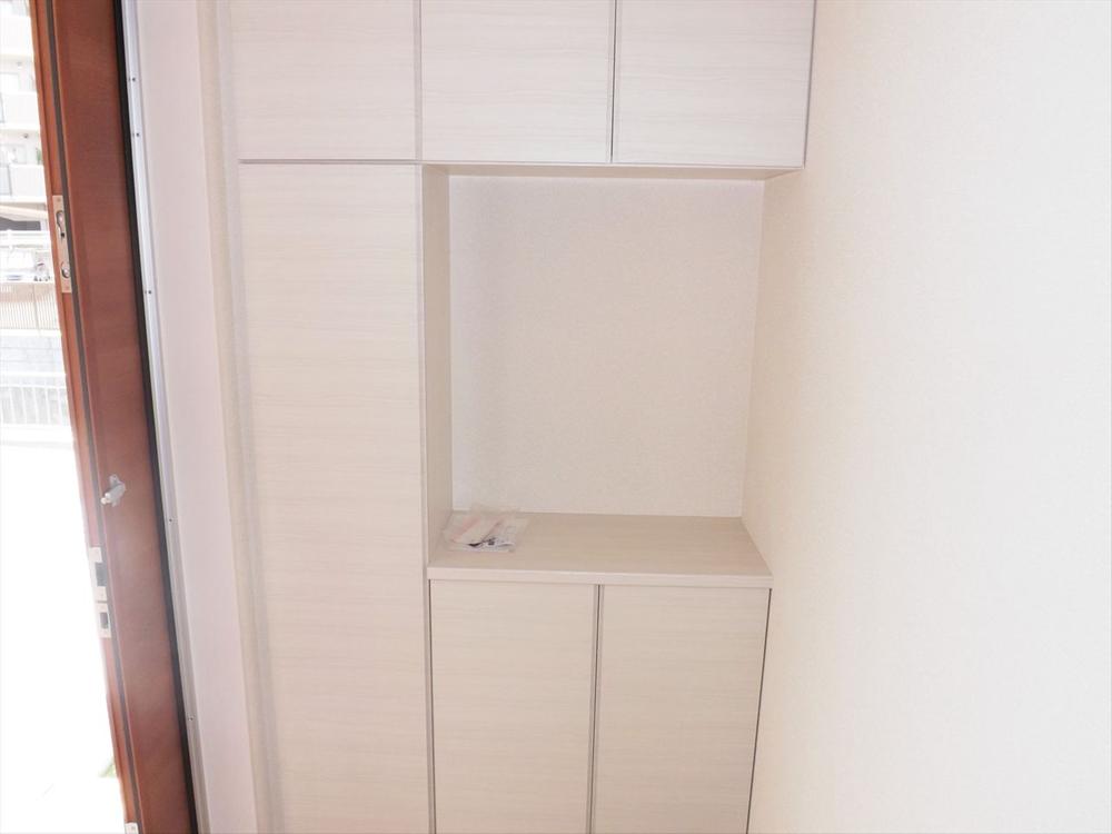 Same specifications photos (Other introspection). Same specifications photos (entrance)