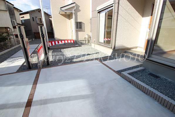 Local photos, including front road. Surrounding environment is good! !