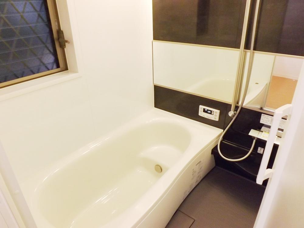 Bathroom. Local photo (bathroom)