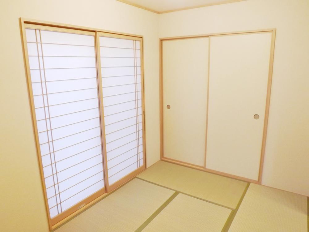 Non-living room. Local photos (Japanese-style)