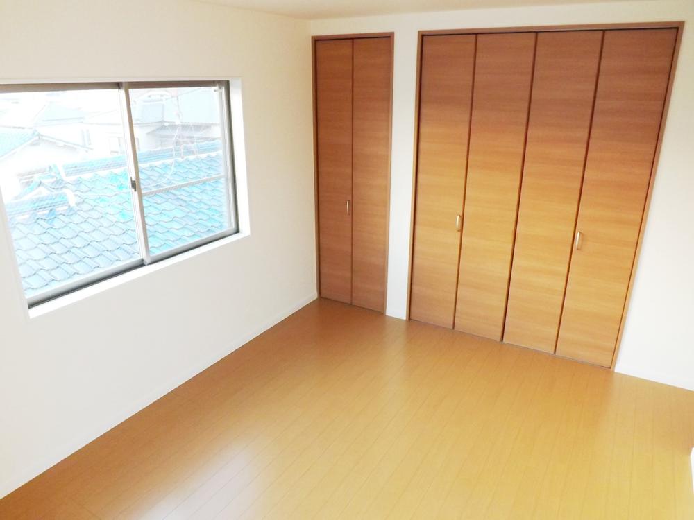 Non-living room. Local photos (Western-style)