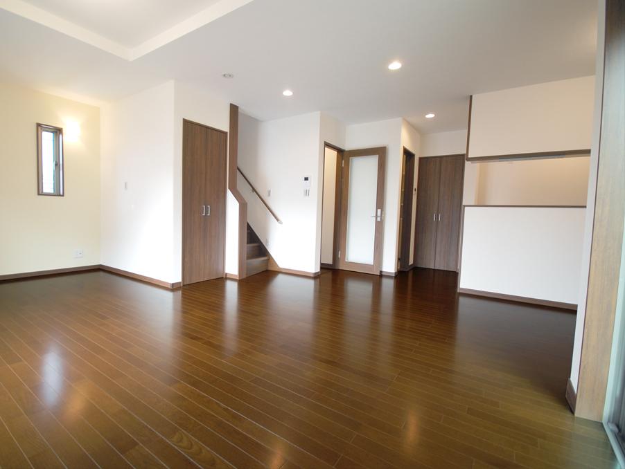 Living. White walls and oak color of the floor stylish impression of living (No. 5 locations)