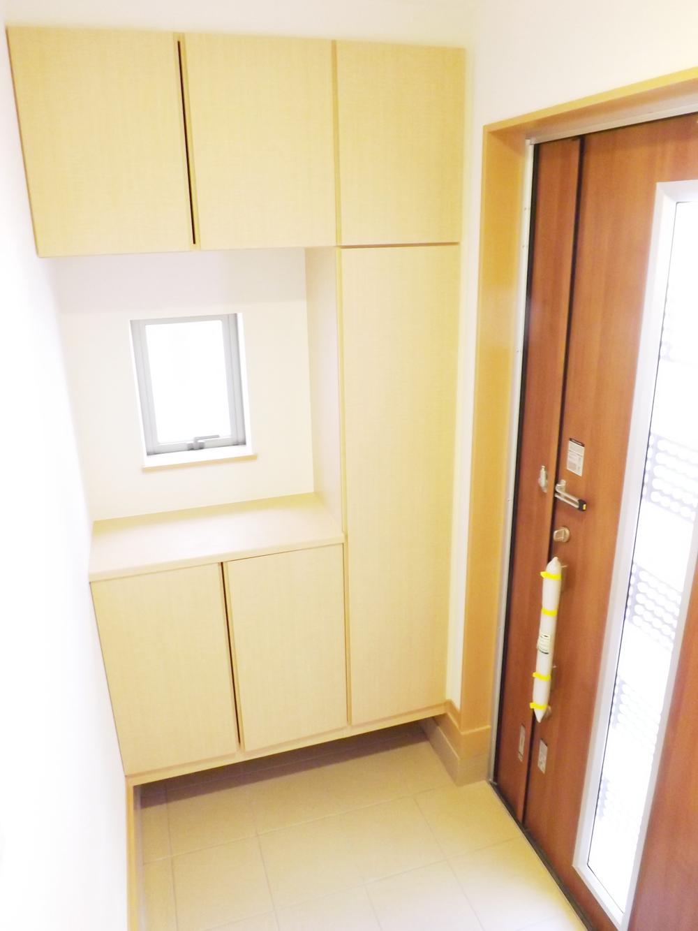 Entrance. Local photos (entrance)