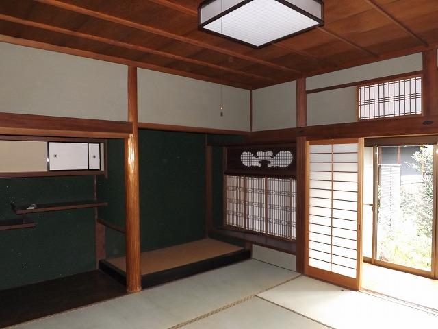 Non-living room. Alcove of a calm Japanese-style room
