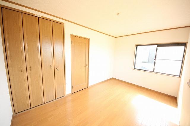 Non-living room. Indoor (10 May 2013) Shooting