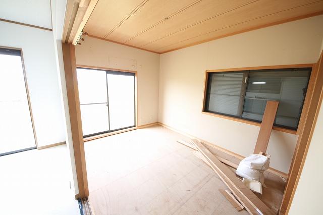 Non-living room. Indoor (10 May 2013) Shooting