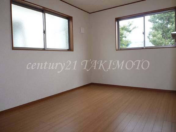 Same specifications photos (Other introspection). Clean also the room in all room storage