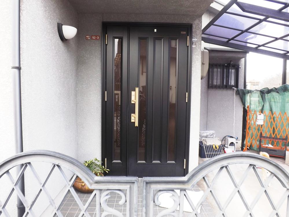 Entrance. Local photos (entrance)