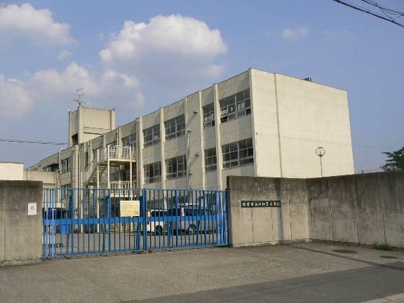 Primary school. 1181m to Hirakata TatsuI Kaga Elementary School