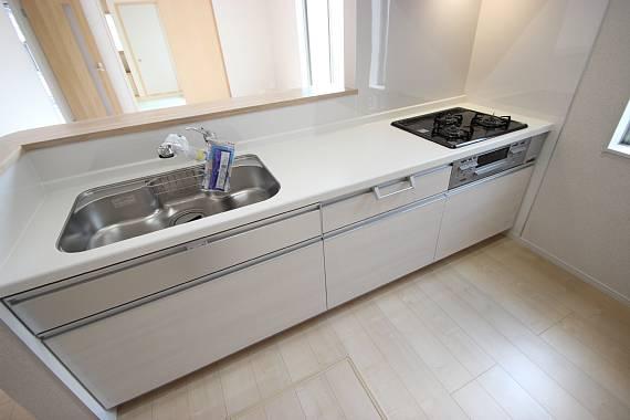 Kitchen. Popular face-to-face kitchen! !