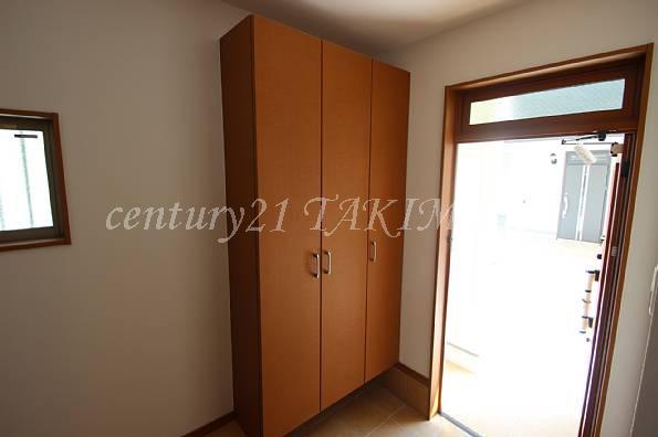 Receipt. The entrance, Equipped with a large cupboard is standard!