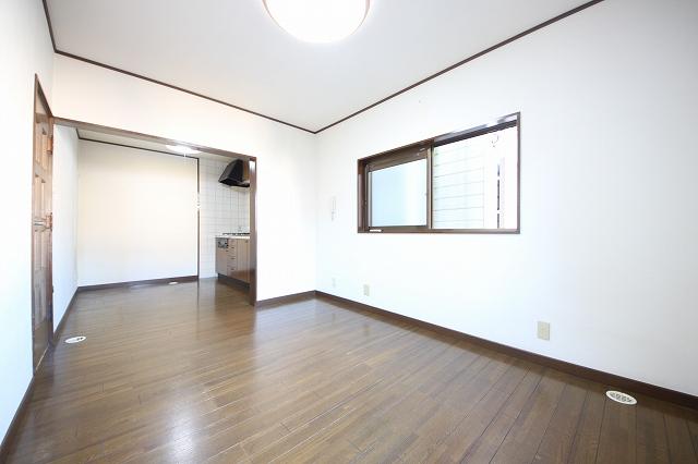 Living. Indoor (11 May 2013) Shooting Jewels 10.5 Pledge. 