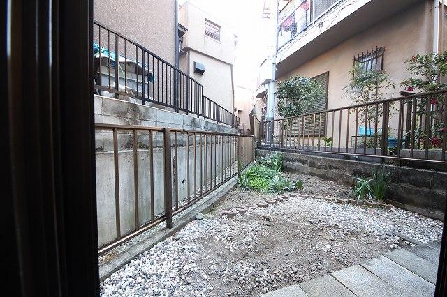 Garden. Local (11 May 2013) Shooting