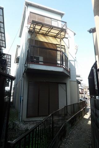 Local appearance photo. Local (11 May 2013) Shooting