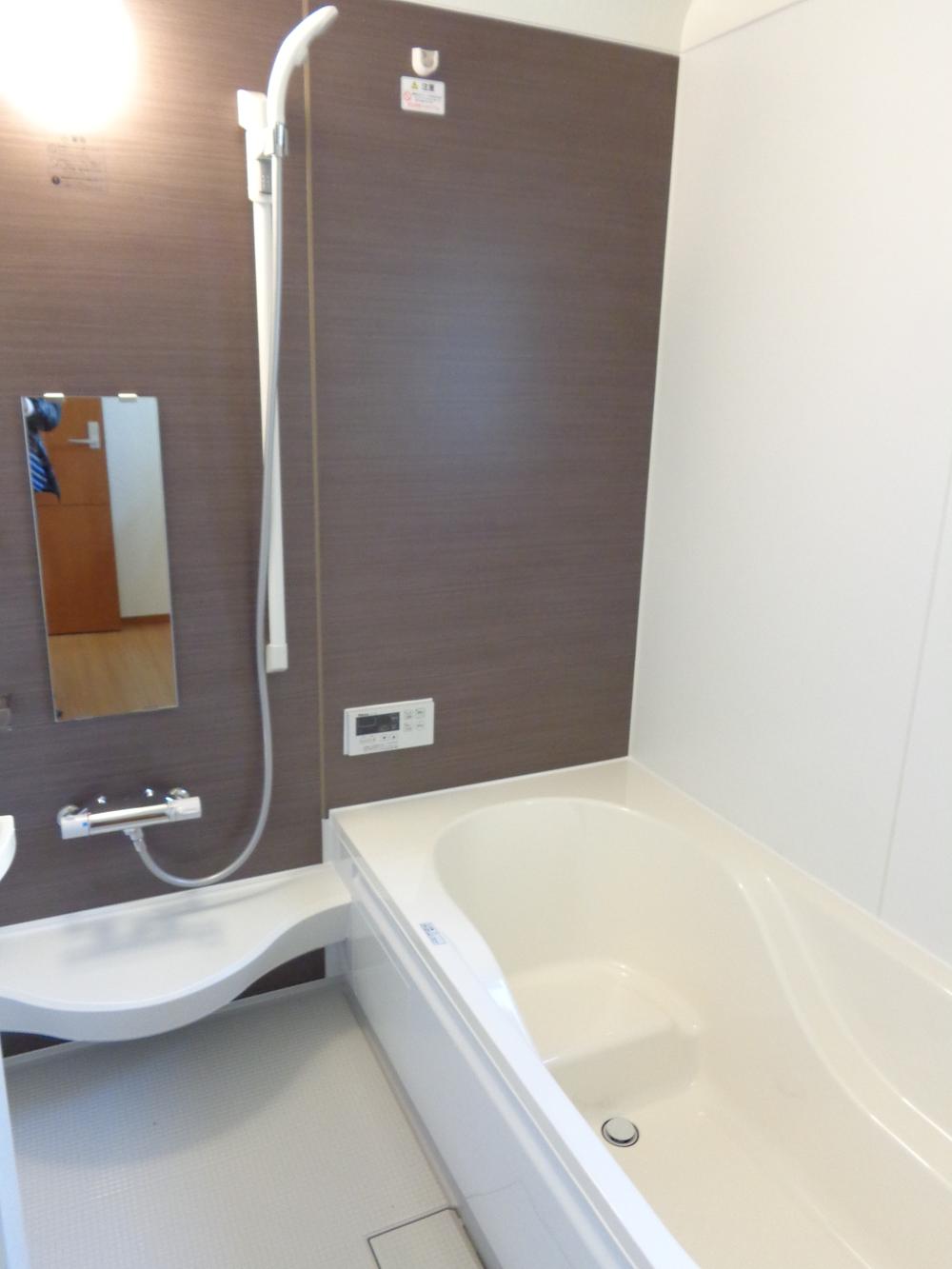 Same specifications photo (bathroom)