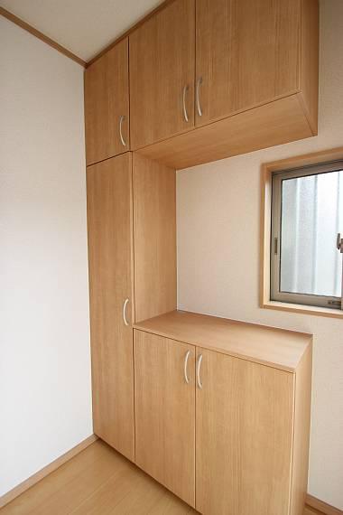 Receipt. Equipped with a large cupboard is standard!