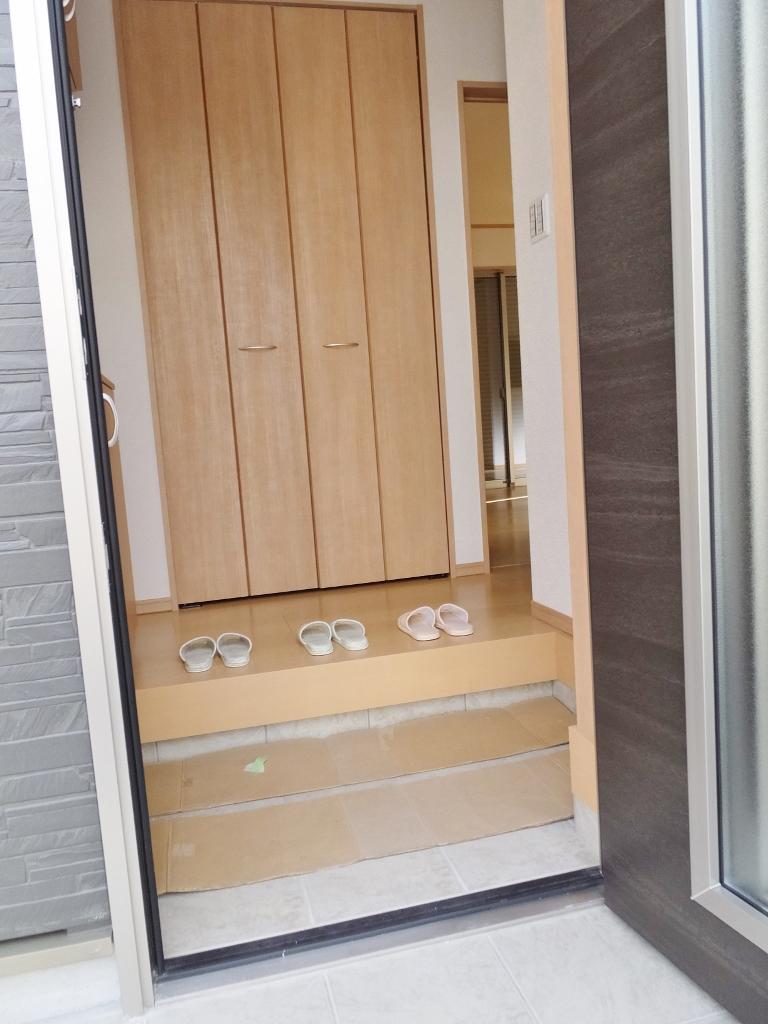 Same specifications photos (Other introspection). Same type other properties Entrance