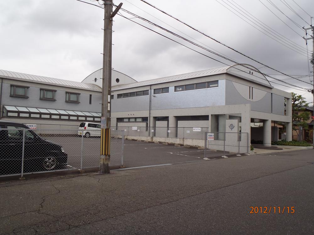 Hospital. 1080m to the Department of Obstetrics and Gynecology