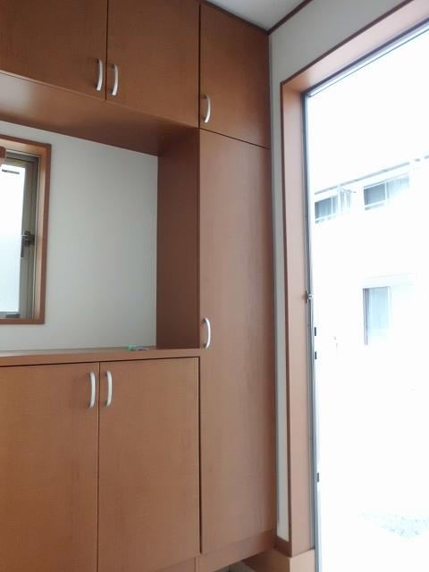 Same specifications photos (Other introspection). Shoe box can be stored a lot of shoes