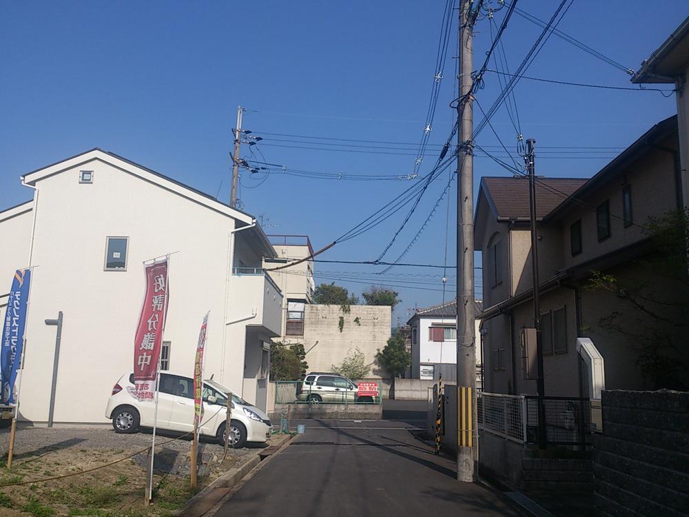 Local photos, including front road. Local (April 2013) Shooting