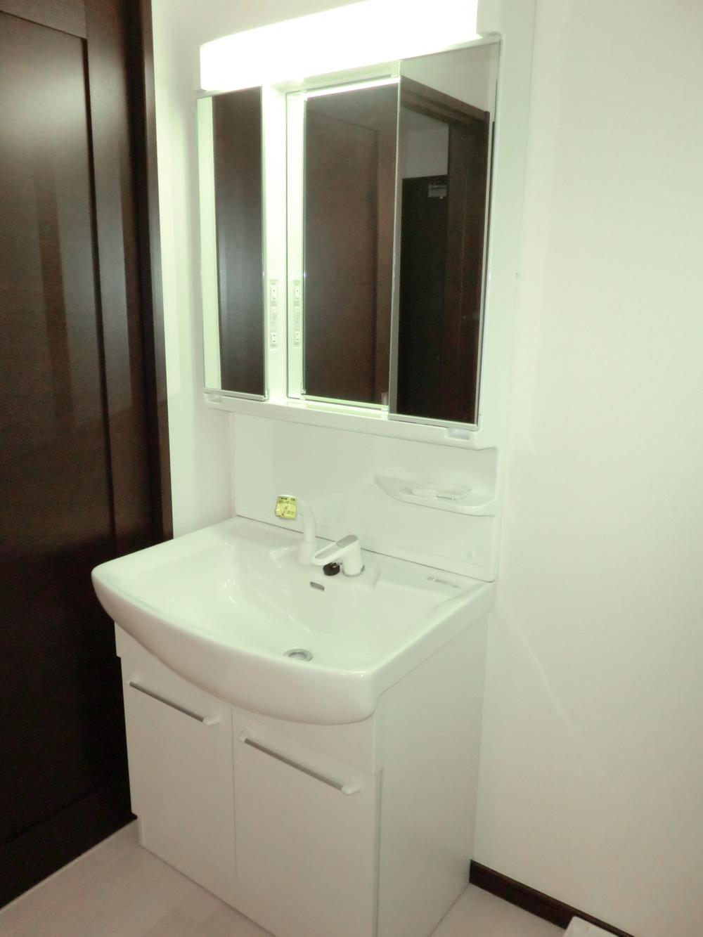 Other Equipment. With hand shower! Cleansing also shampoo happy!