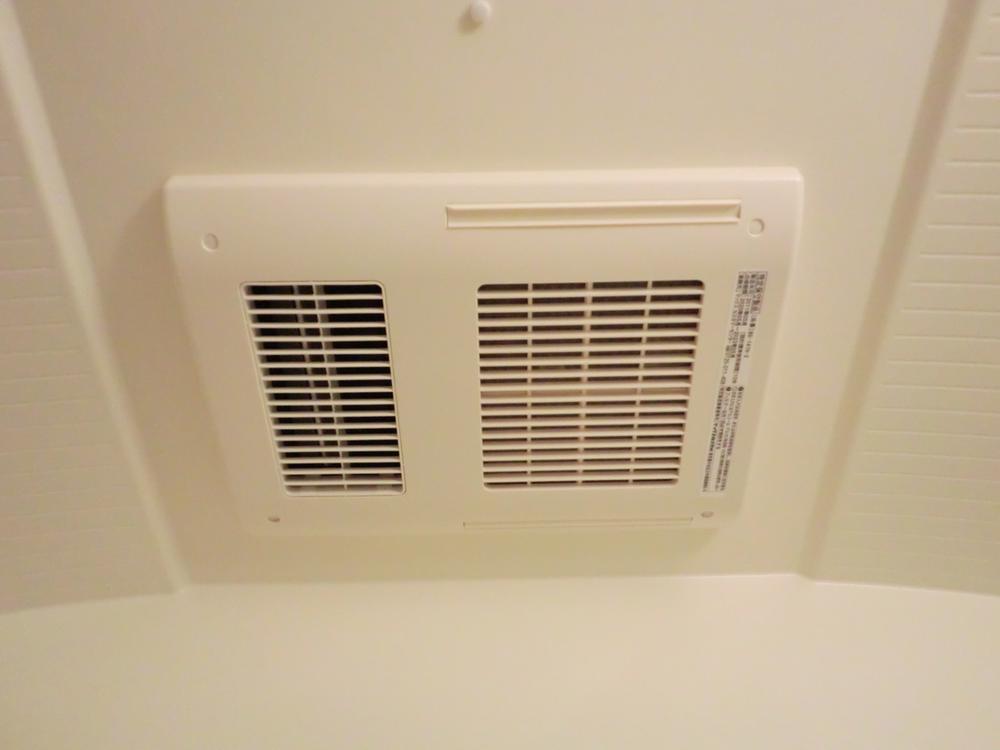 Cooling and heating ・ Air conditioning. When it's cold, I'm happy in the rainy season of the room Dried, Bathroom heating dryer!