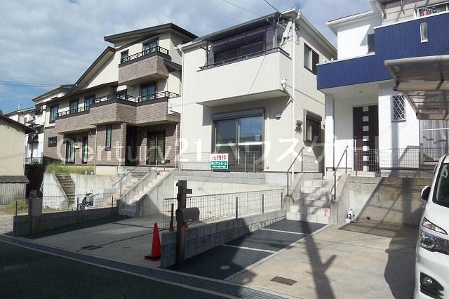 Local photos, including front road. Local (10 May 2013) Shooting