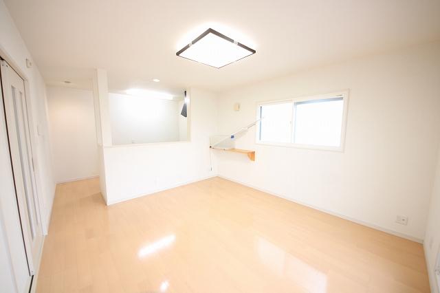 Living. Indoor (10 May 2013) Shooting 2F living 14 Pledge