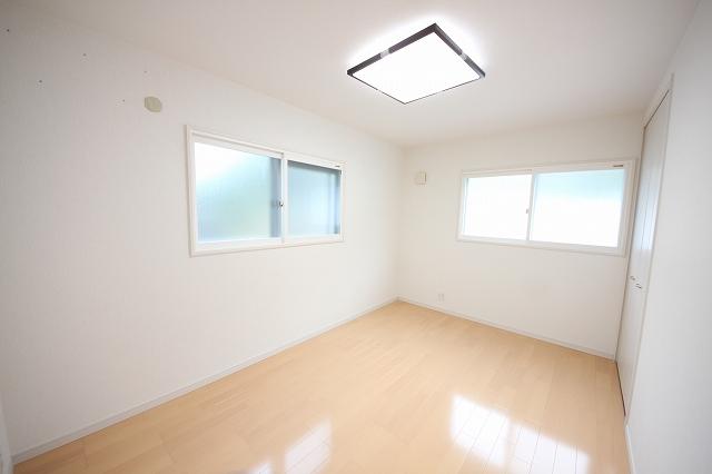 Non-living room. Indoor (10 May 2013) Shooting