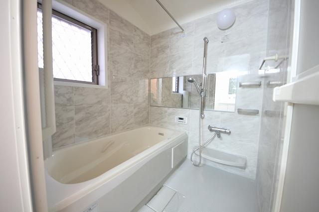 Bathroom. Indoor (10 May 2013) Shooting