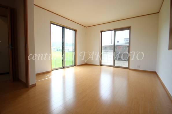 Non-living room. Each room pair glass use! !