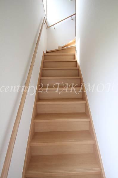 Other introspection. It is equipped with a handrail on the stairs, Also safe for children! !