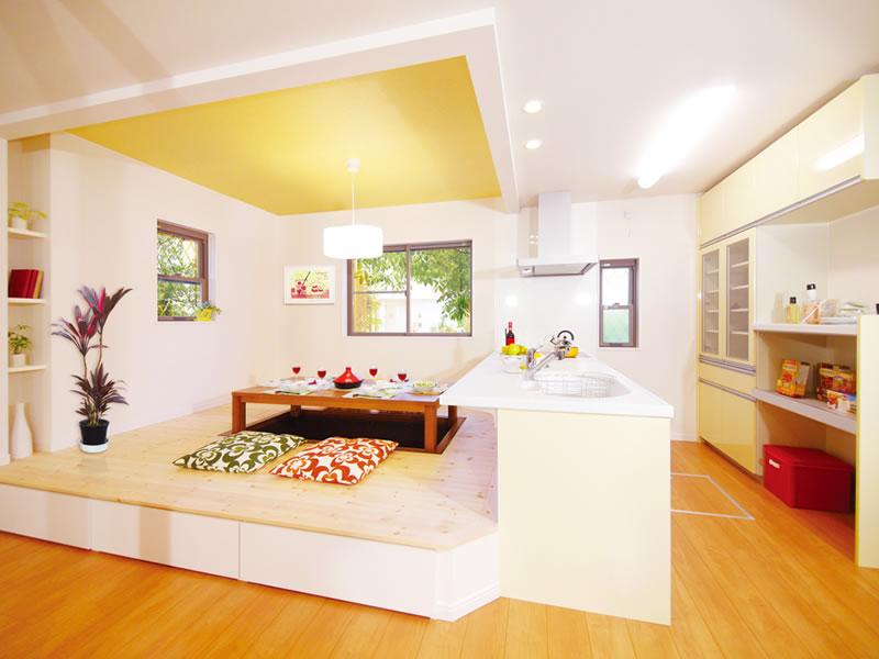 Other. Example of construction. 4LDK + seat dining plan. Sitting in the dug seat table of solid floor that became one step higher, Enjoy a meal at home.