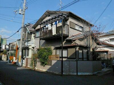 Local appearance photo. Local (12 May 2013) Shooting