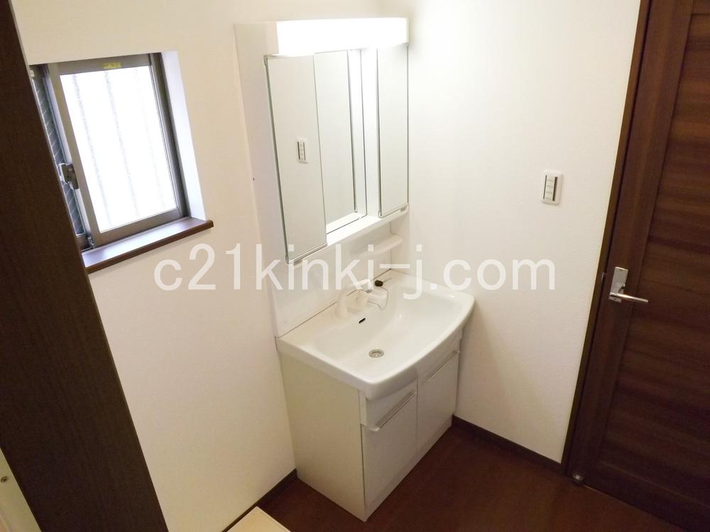 Other Equipment. With hand shower! Cleansing also shampoo happy!