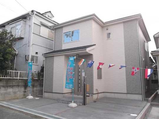 Local appearance photo. Building 3