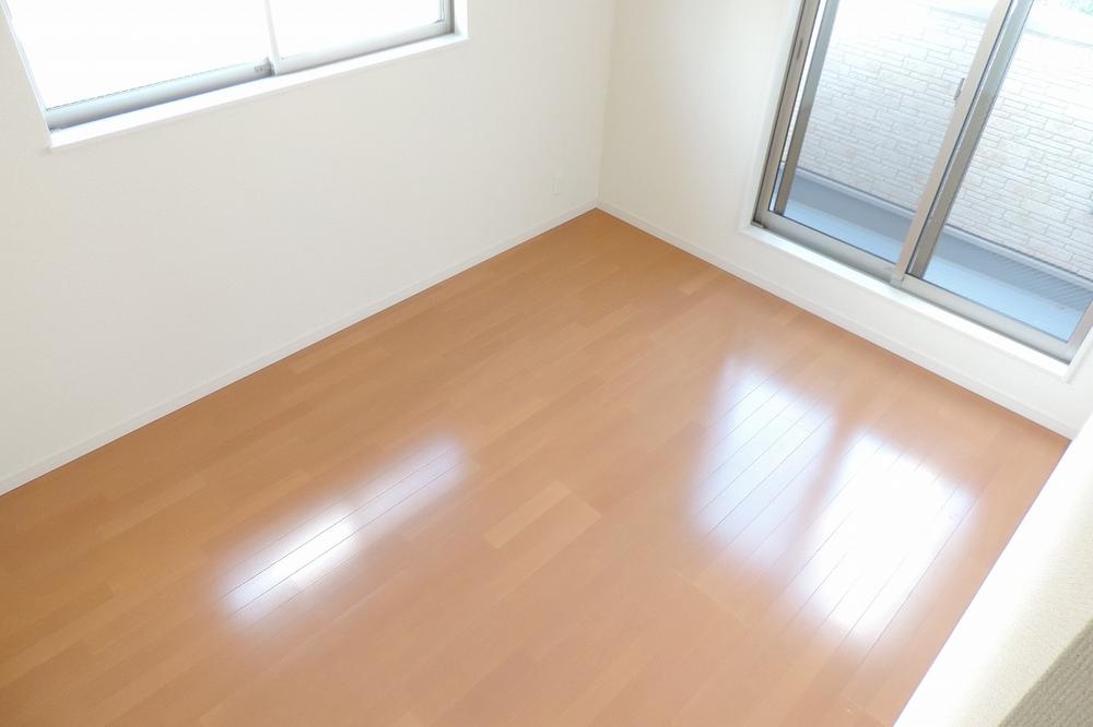 Non-living room. Local photos (Western-style)