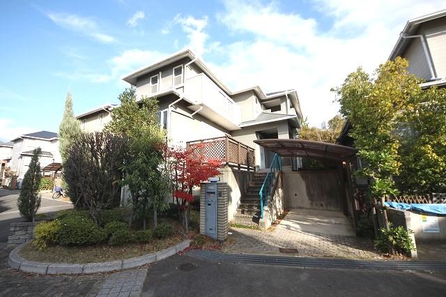 Local appearance photo. Local (11 May 2013) Shooting