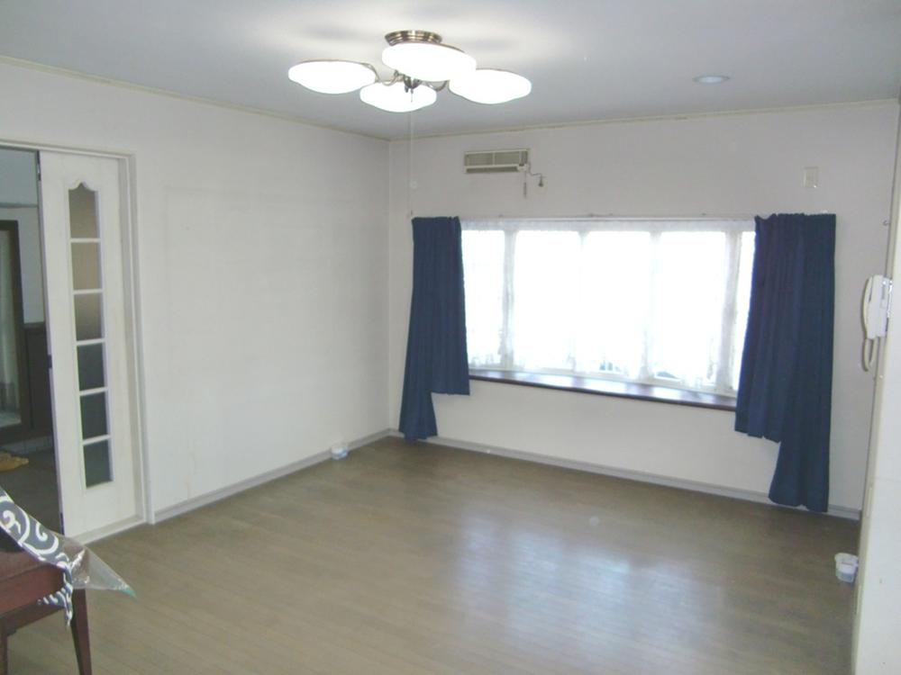 Living. Indoor (12 May 2012) shooting