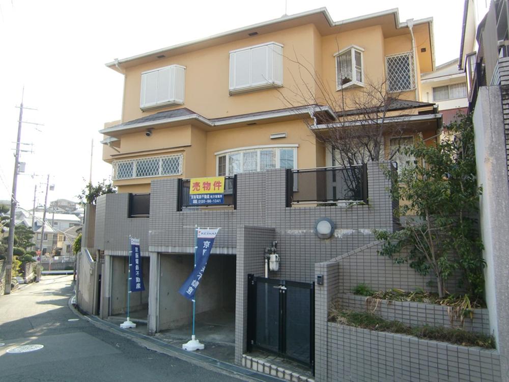 Local appearance photo. Local (12 May 2012) shooting