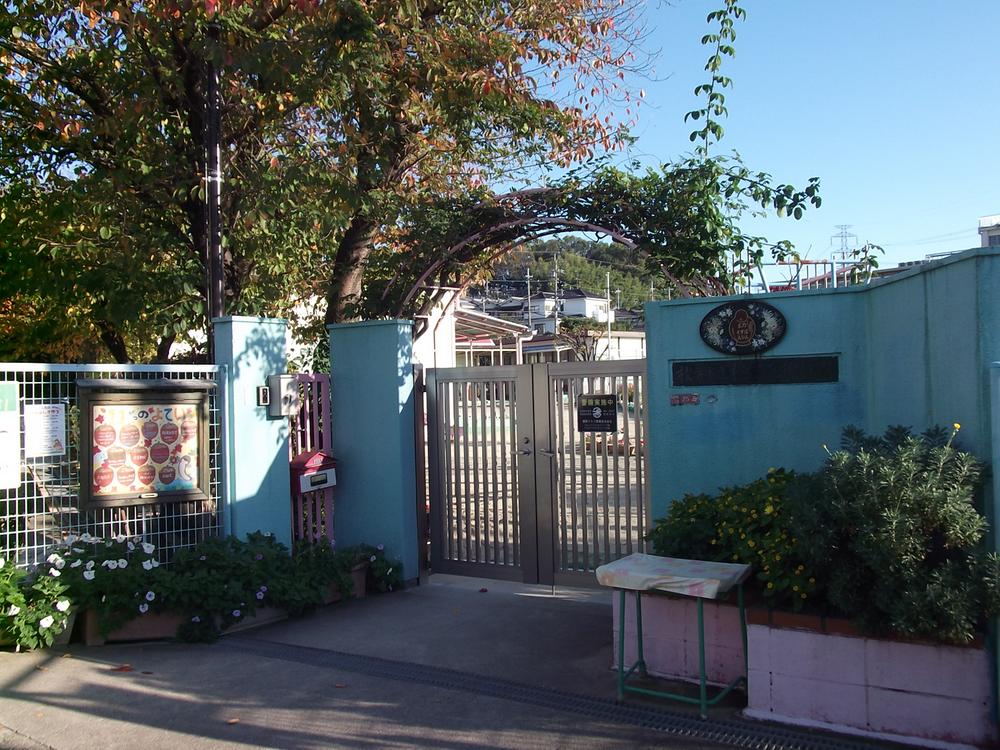 kindergarten ・ Nursery. Hirakata Municipal litter to south kindergarten 320m