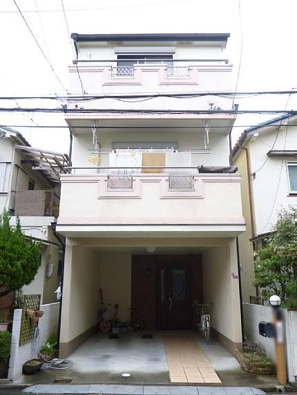 Local appearance photo. Local (03 May 2013) Shooting