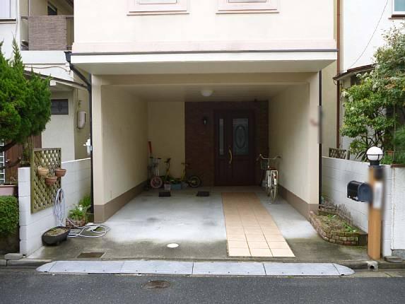 Local appearance photo. Local (03 May 2013) Shooting