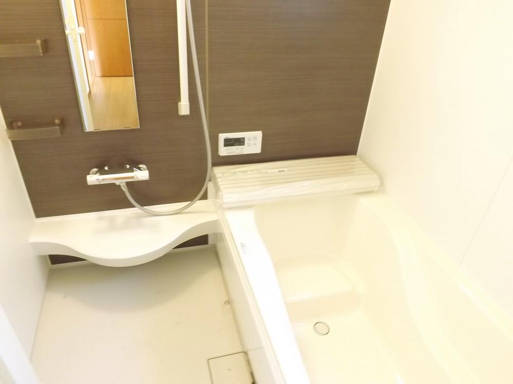 Bathroom. Local photo (bathroom) Bathroom heating dryer! Warm bath!