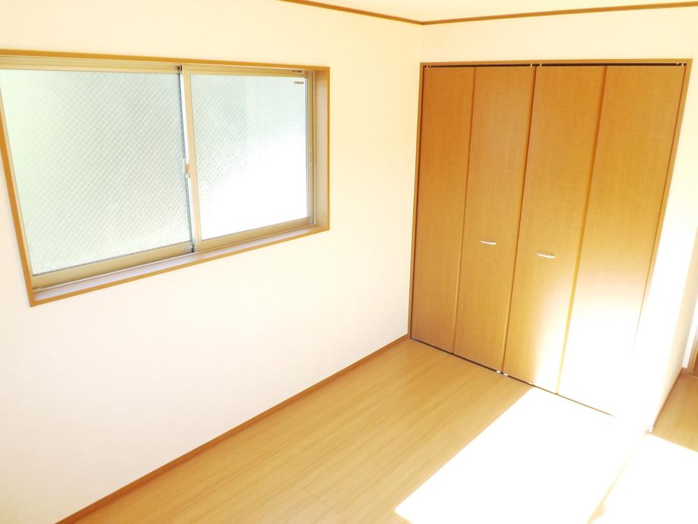 Non-living room. Local photos (Western-style)